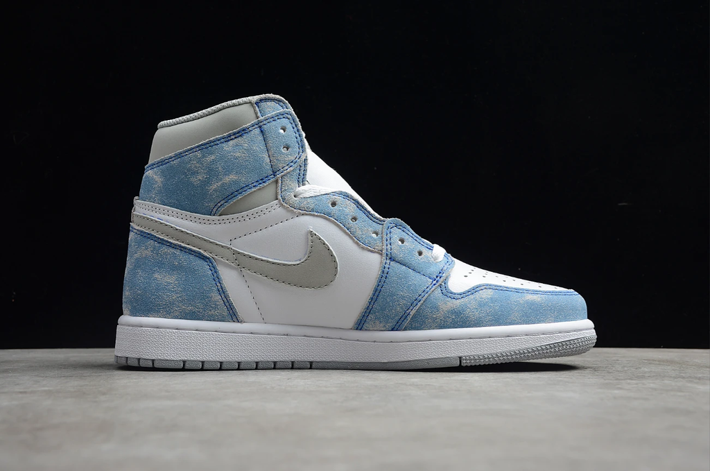 Air Jordan 1 Retro High OG Hyper Royal by Air Jordan