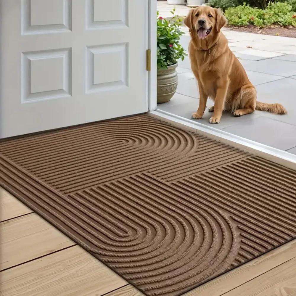 Curved Thread Line Door Mat by Casa & Beyond