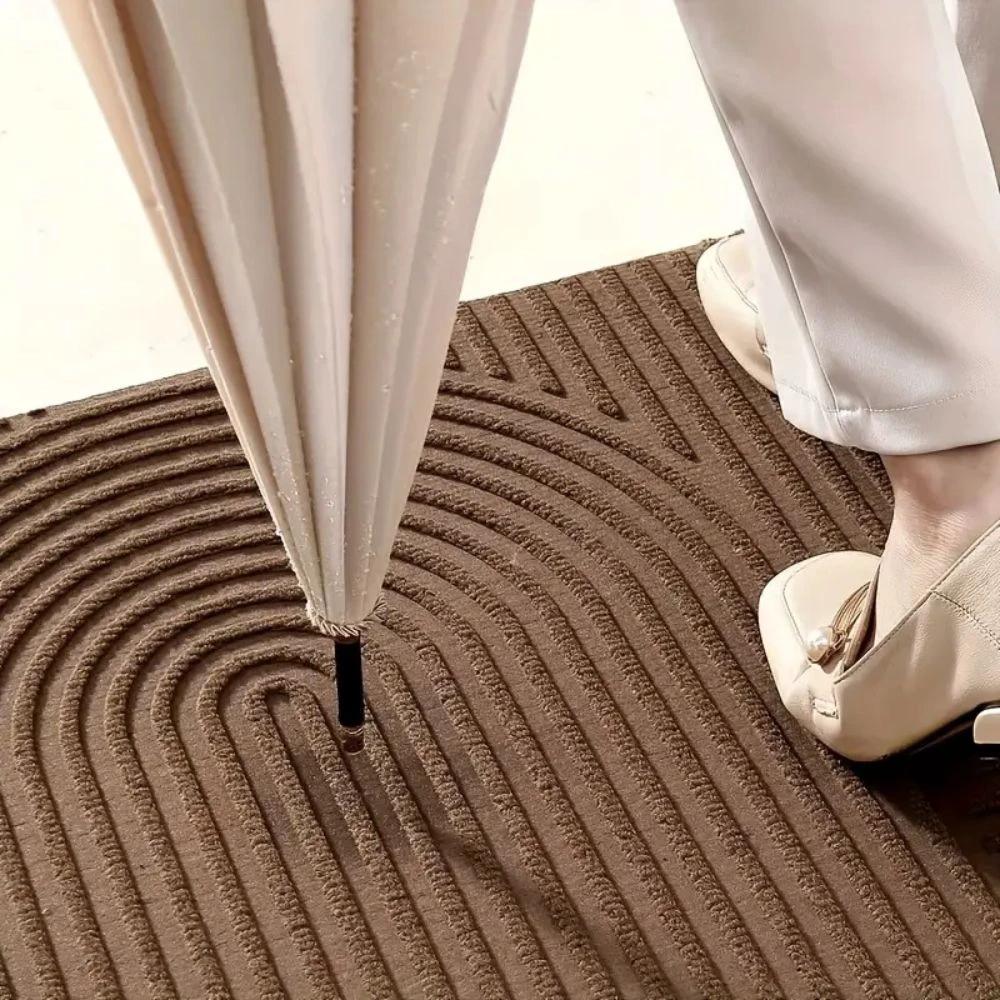 Curved Thread Line Door Mat by Casa & Beyond