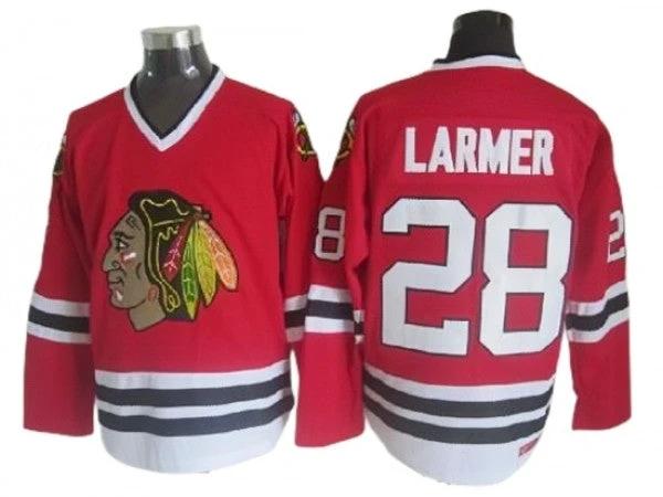 Chicago Blackhawks #28 Steve Larmer Vintage CCM Jersey - Red by Hockey David