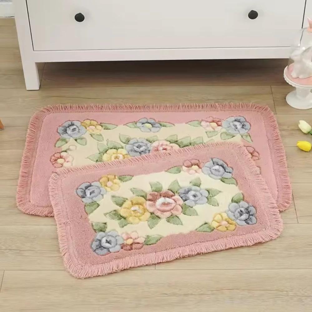 Classic Floral Bloom Bath Mat by Casa & Beyond