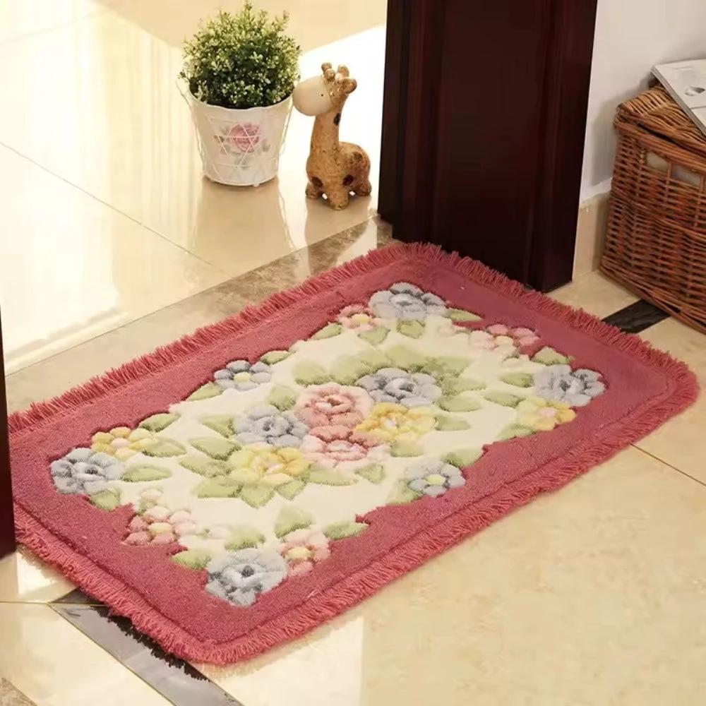 Classic Floral Bloom Bath Mat by Casa & Beyond