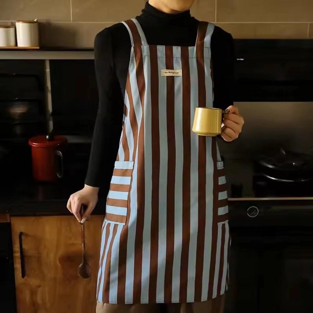 Classic Line Striped Apron by Casa & Beyond.