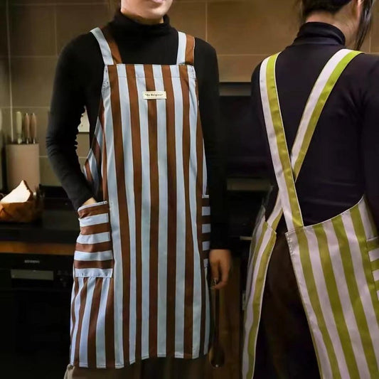 Classic Line Striped Apron by Casa & Beyond.