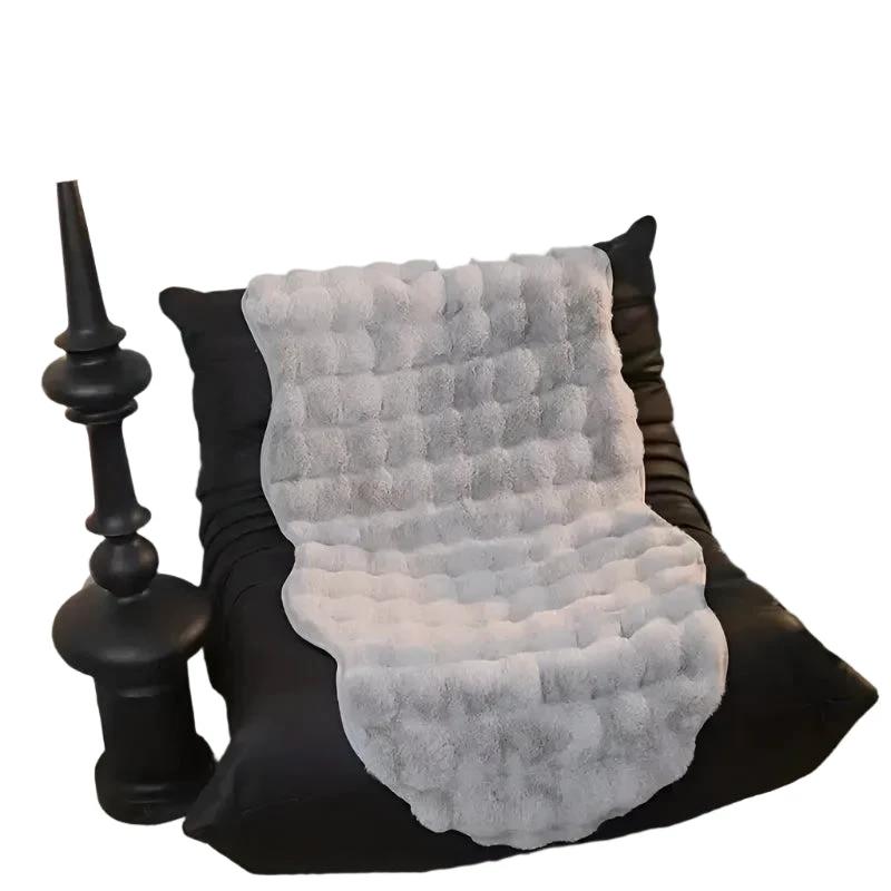 Ultra-soft plush blanket with non-slip back Bowlift by Bowlift