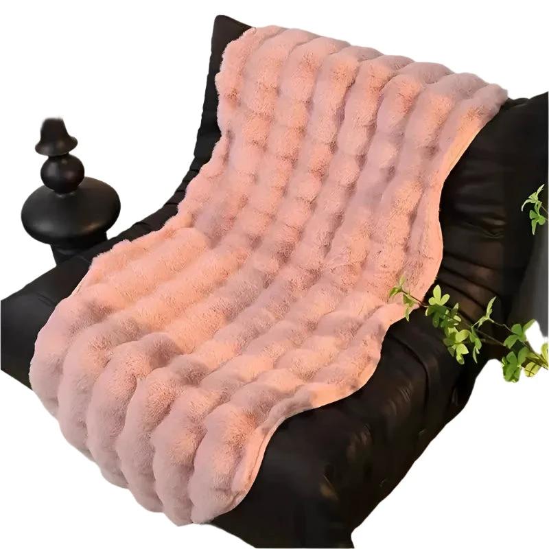 Ultra-soft plush blanket with non-slip back Bowlift by Bowlift