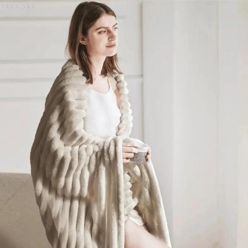 NordiNest Plush Blanket Bowlift by Bowlift