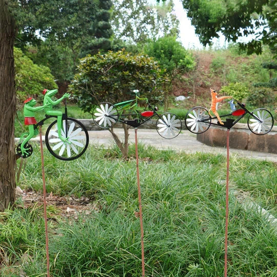 SpinPedals - Wind Chimes with Animals Bowlift by Bowlift