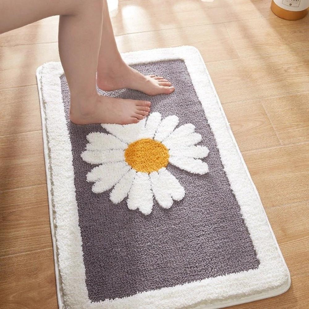 Fleur Plush Floral Bath Mat by Casa & Beyond