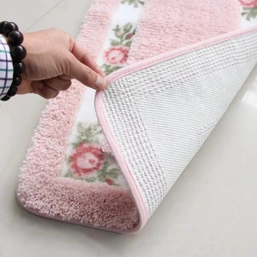 Floral Border Absorbent Bath Mat by Casa & Beyond