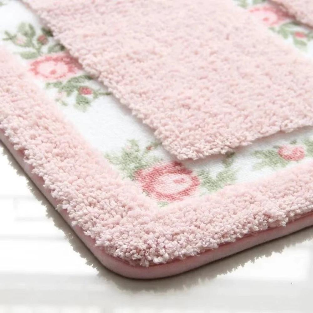 Floral Border Absorbent Bath Mat by Casa & Beyond