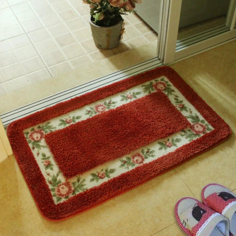 Floral Border Absorbent Bath Mat by Casa & Beyond