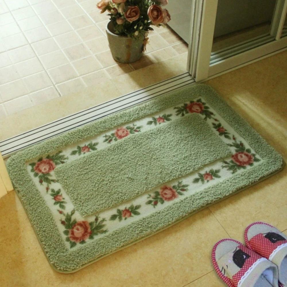 Floral Border Absorbent Bath Mat by Casa & Beyond