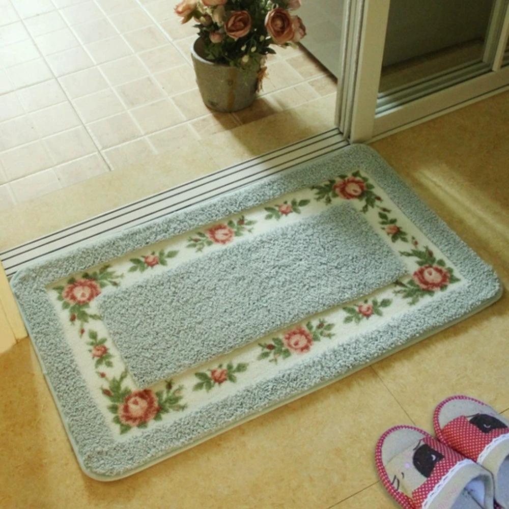 Floral Border Absorbent Bath Mat by Casa & Beyond