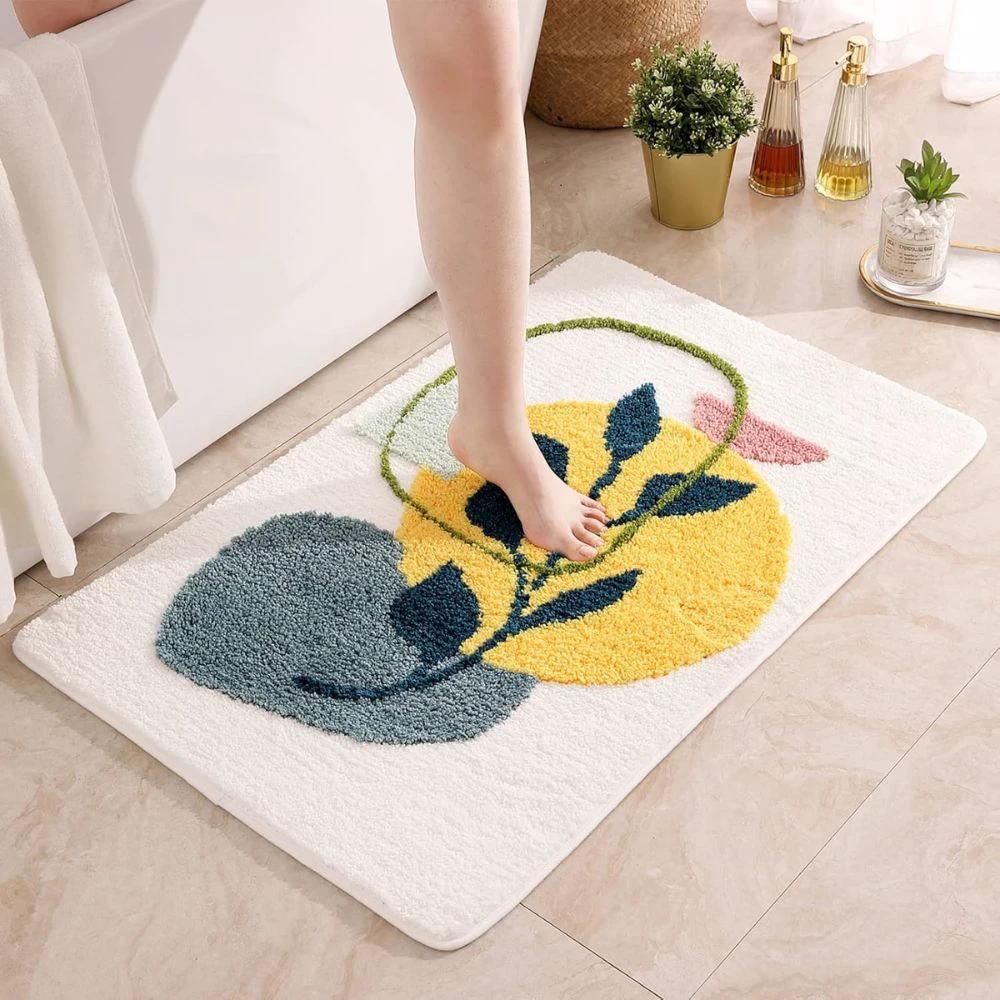Floral Non-Slip Bathmat by Casa & Beyond