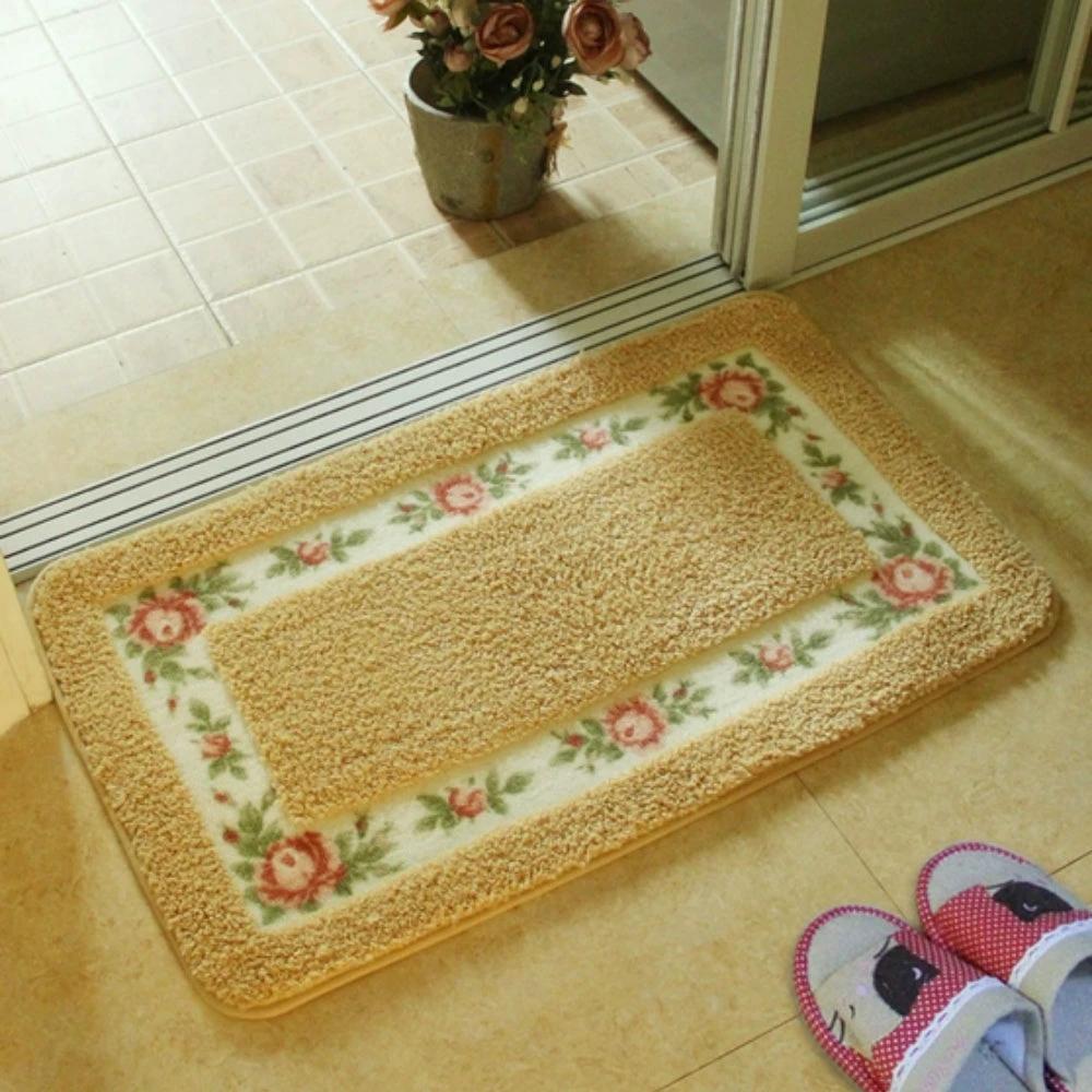Floral Border Absorbent Bath Mat by Casa & Beyond