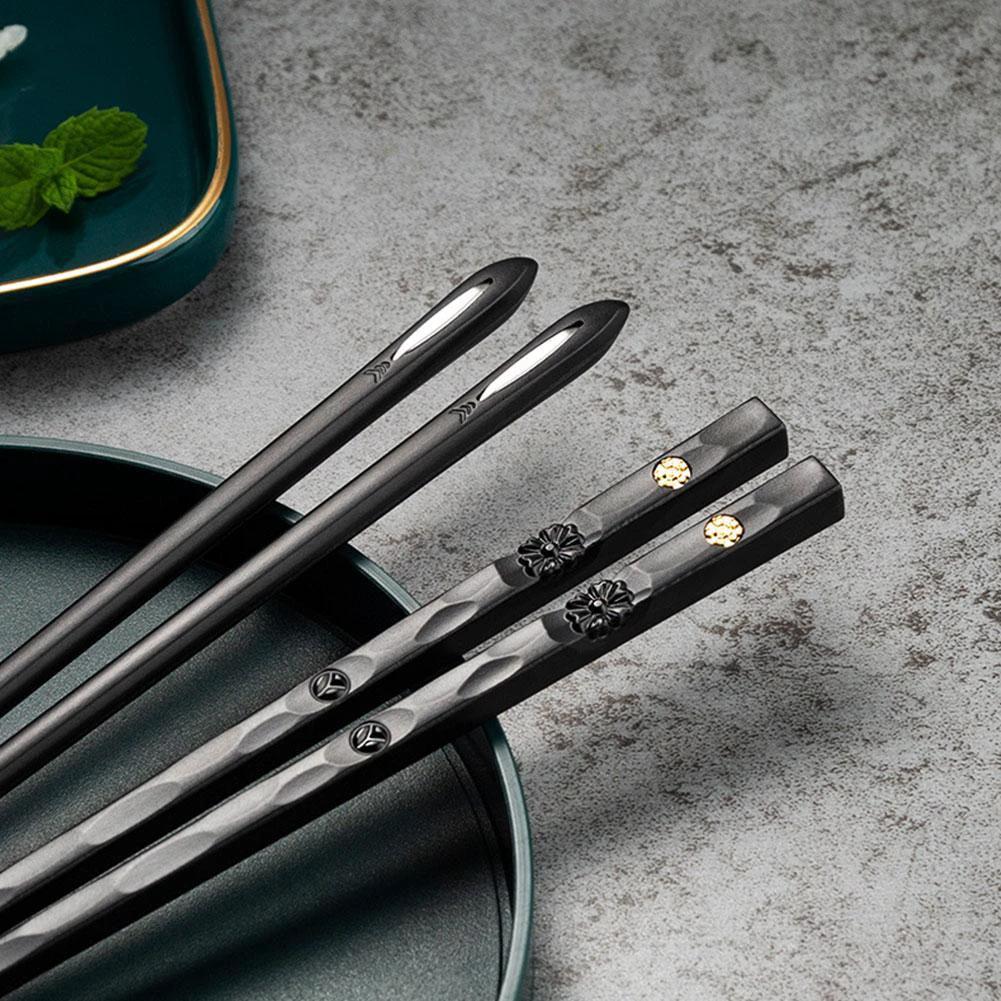 DineLux – Luxurious Chopstick Set with Refined Designs (5 Pairs) by BowLift