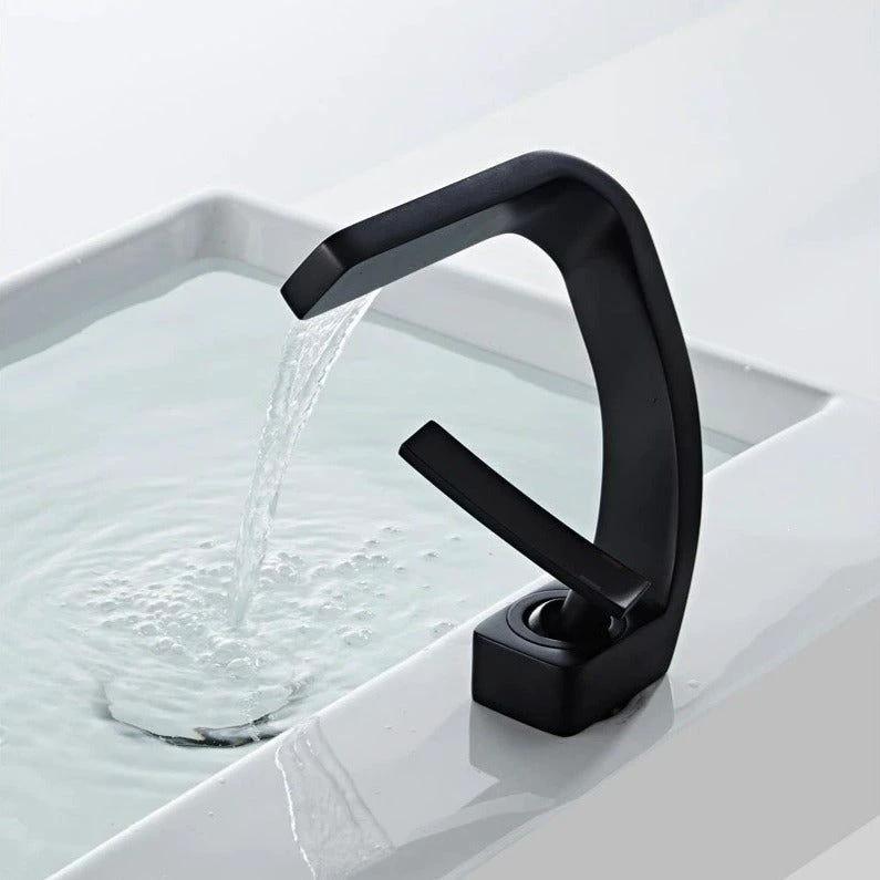 AquaArc Modern Kitchen Faucet Bowlift by Bowlift
