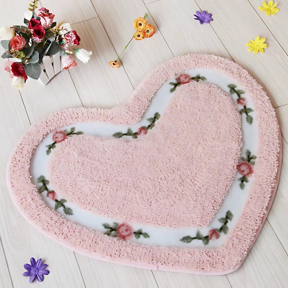 Heart Floral Tufted Bath Mat by Casa & Beyond