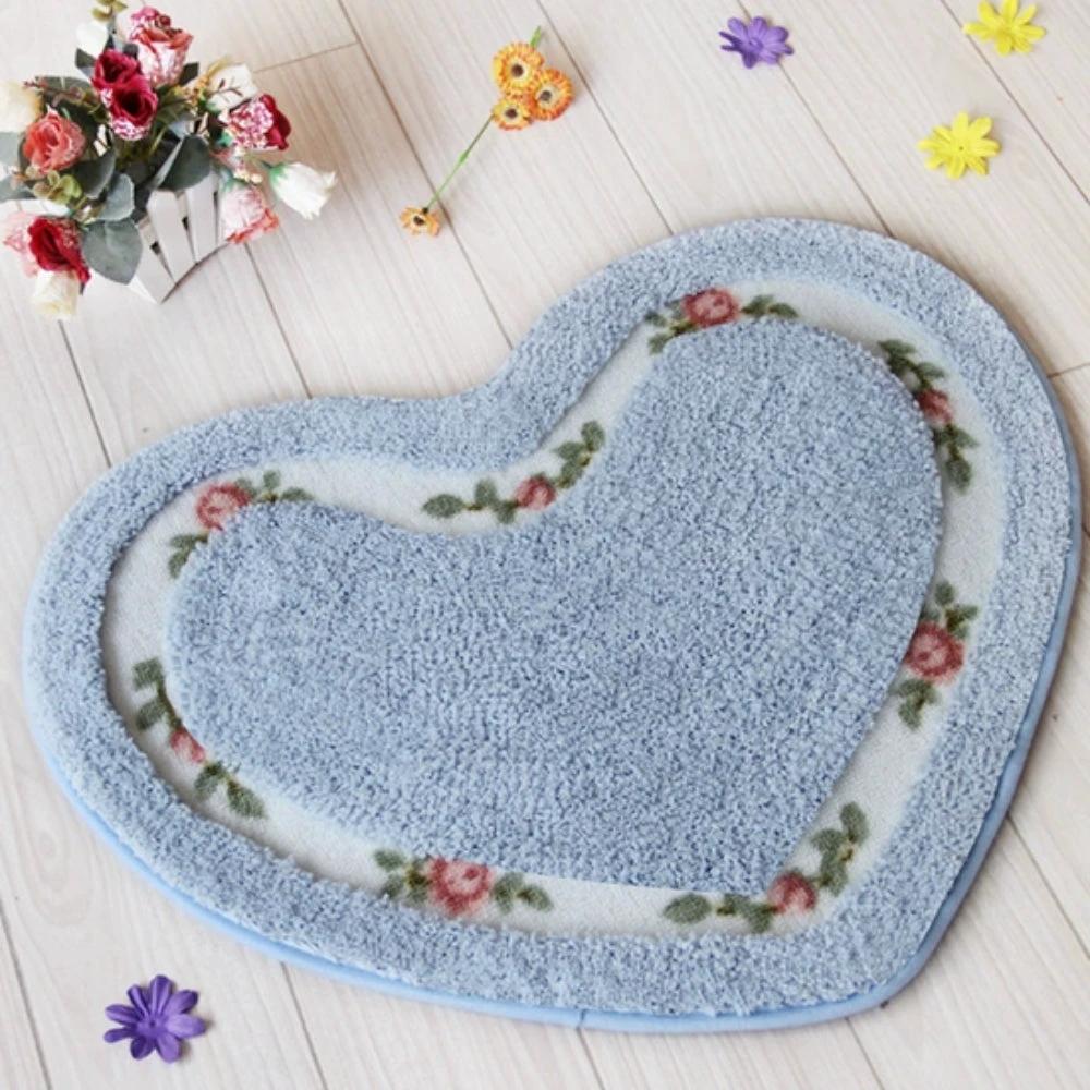 Heart Floral Tufted Bath Mat by Casa & Beyond