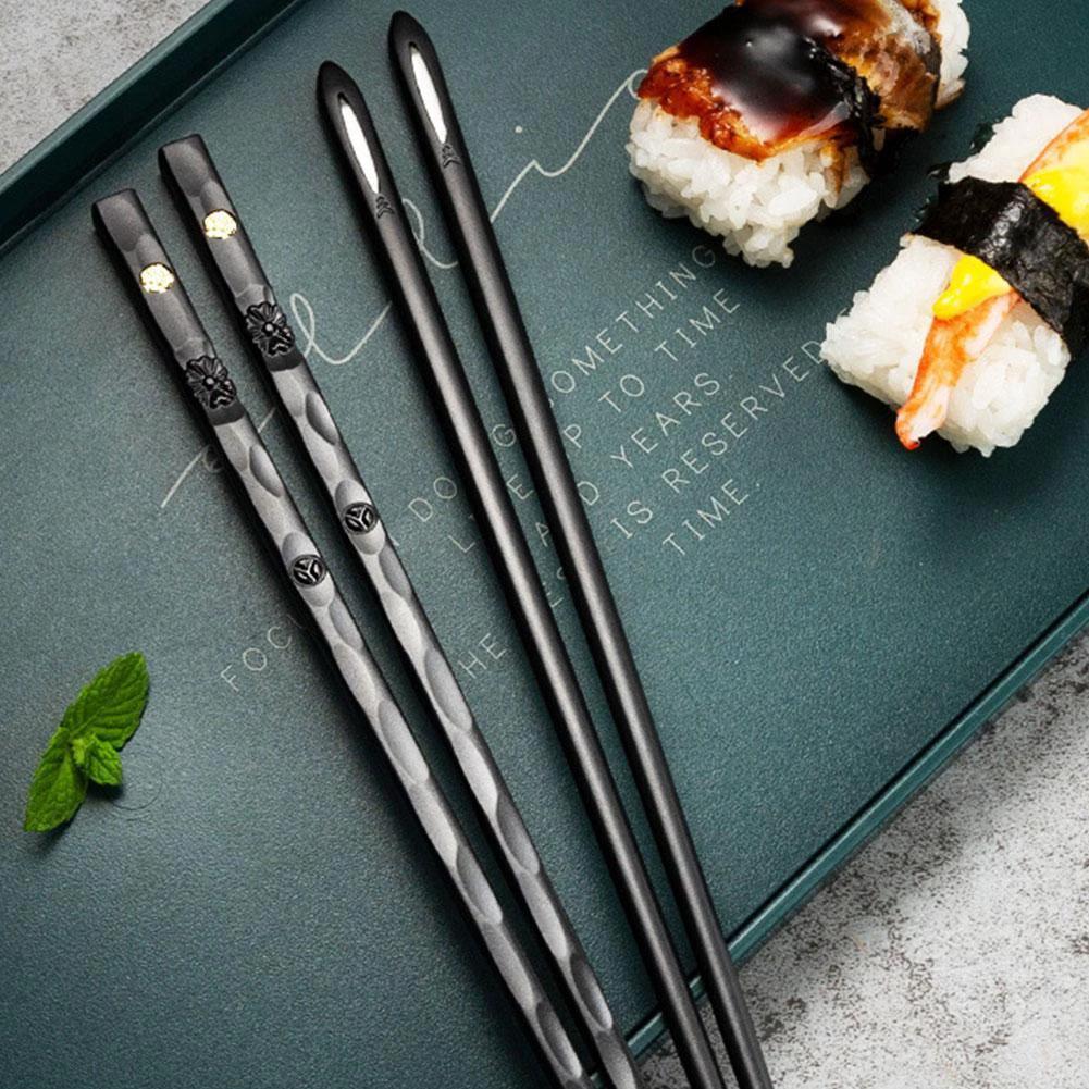 DineLux – Luxurious Chopstick Set with Refined Designs (5 Pairs) by BowLift