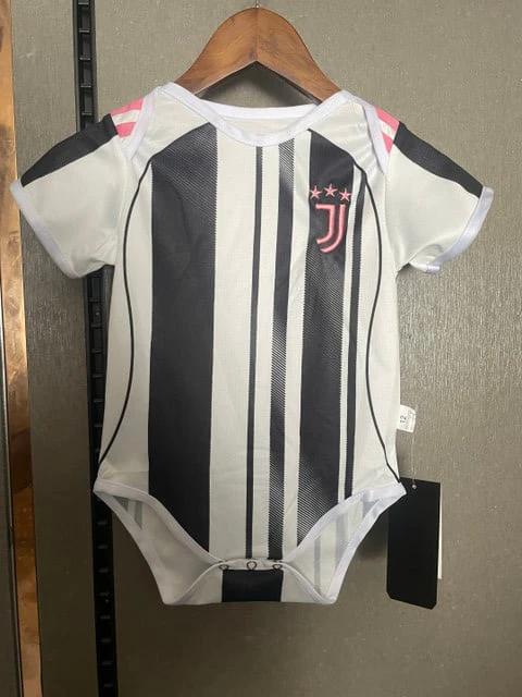 Juventus 202526 Tiny Bianconeri Fan Soccer Baby Bodysuit – Black White by Soccer Jersey