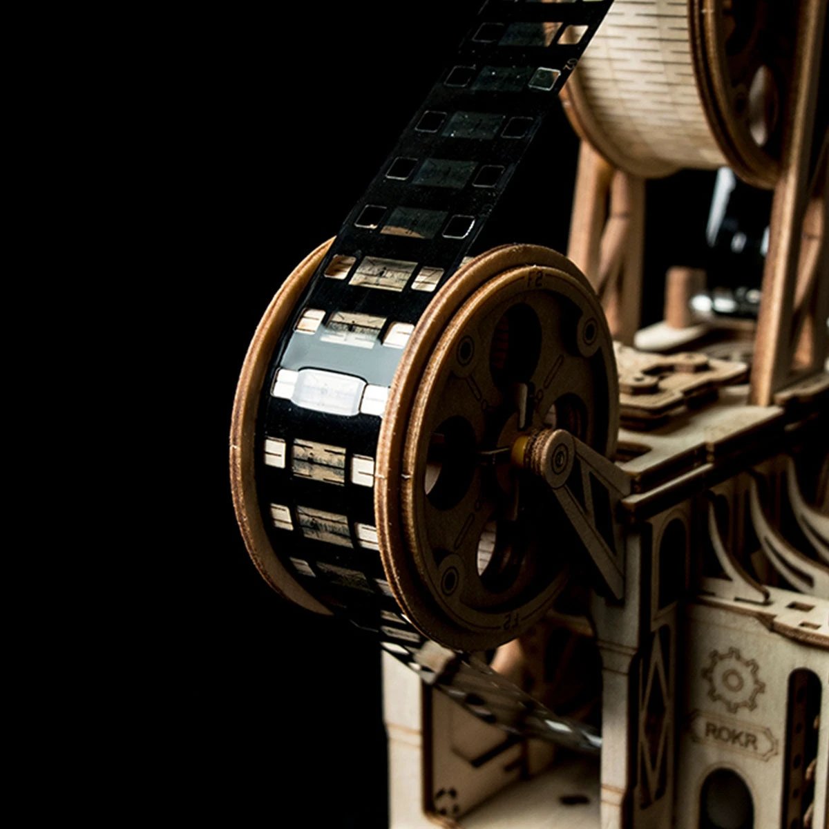 Vitascope | Film projector Bowlift by Bowlift