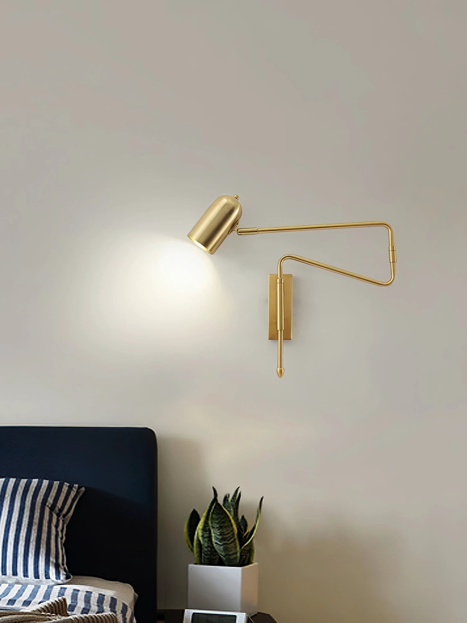 BeamFlex – Versatile Wall Lamp with Flexible Arm by BowLift