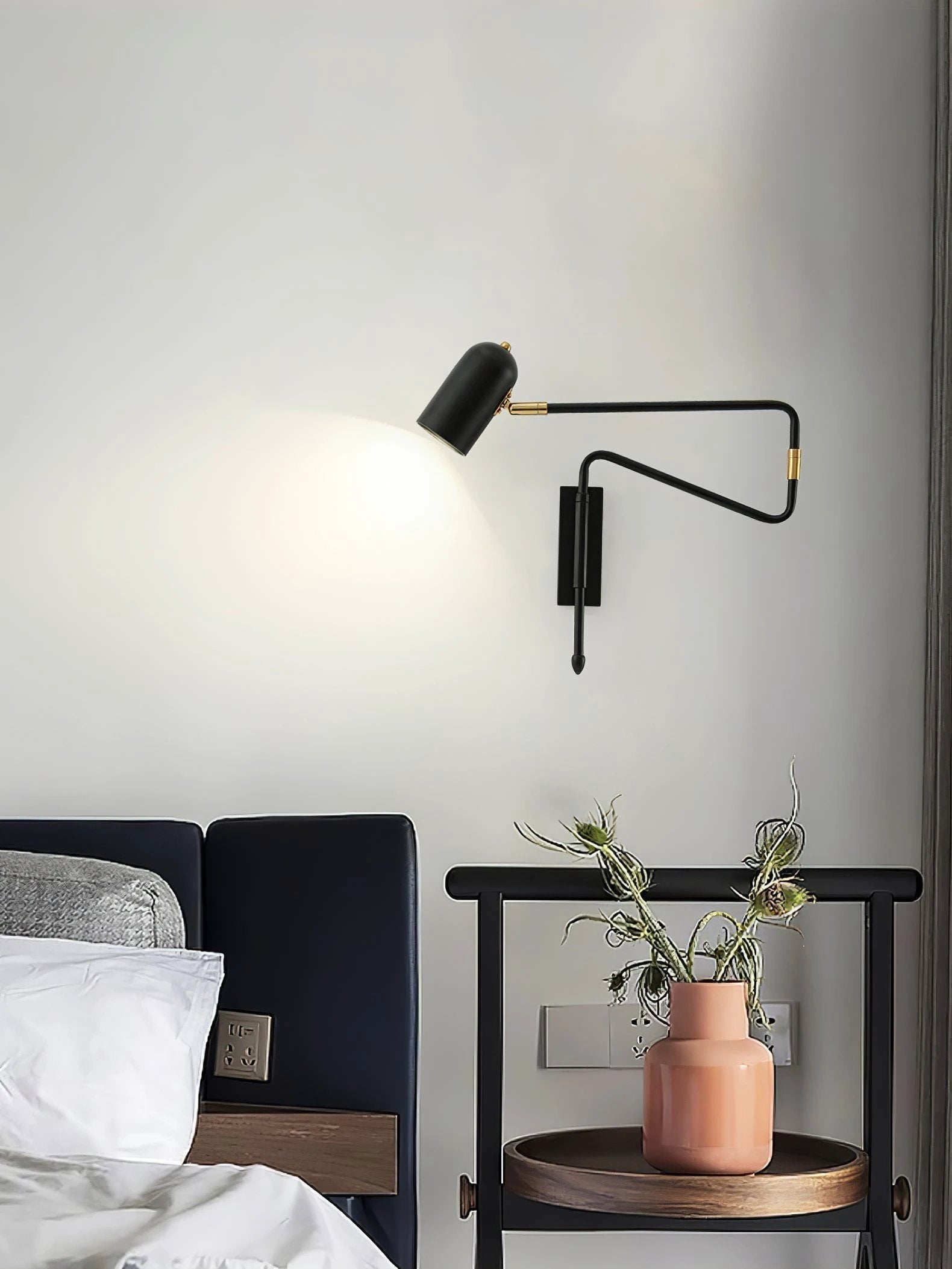 BeamFlex – Versatile Wall Lamp with Flexible Arm by BowLift