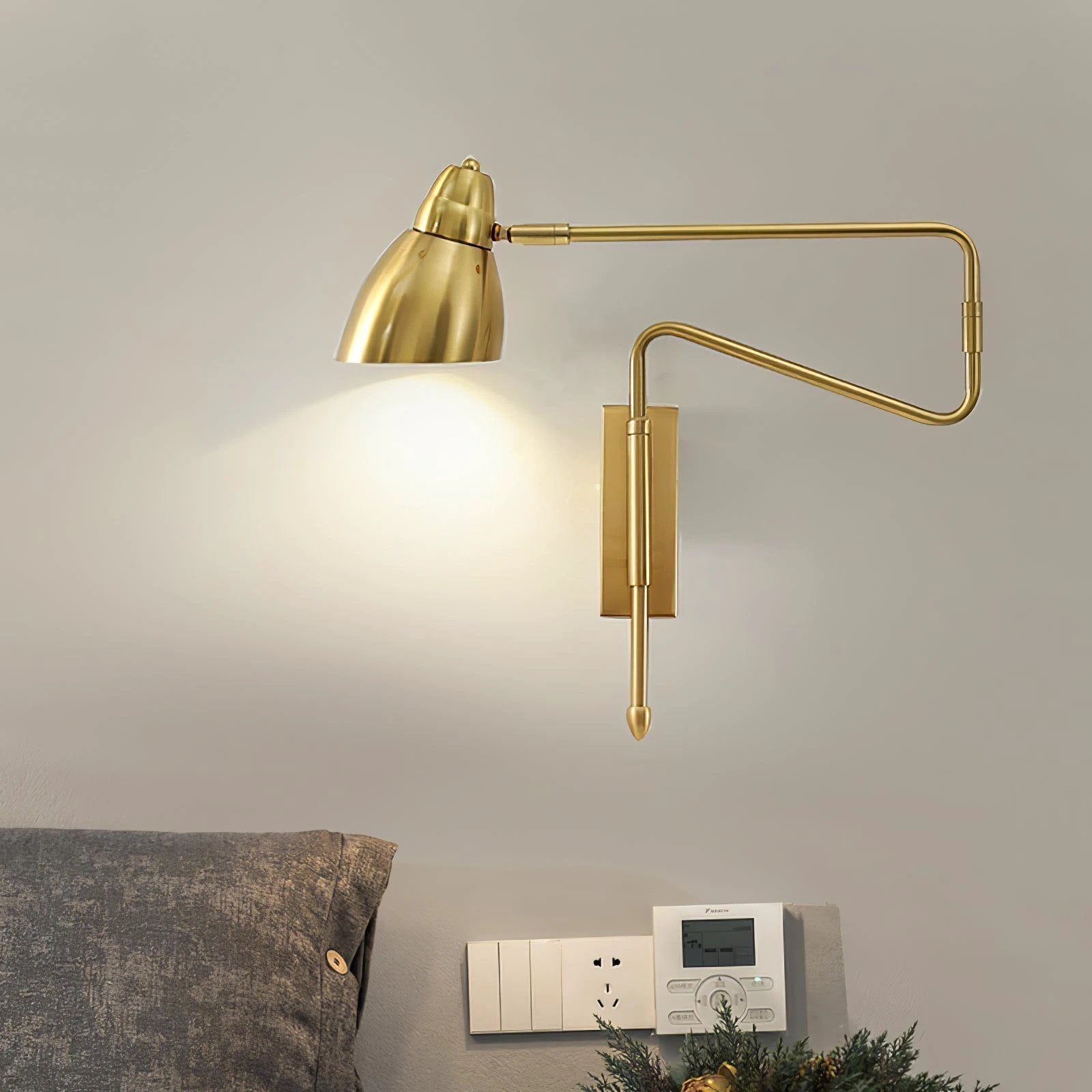 BeamFlex – Versatile Wall Lamp with Flexible Arm by BowLift