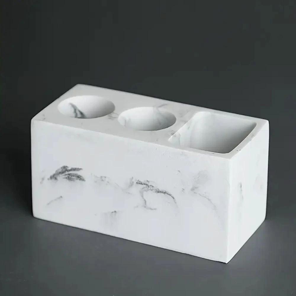 Couple Resina Toothbrush Holder by Casa & Beyond