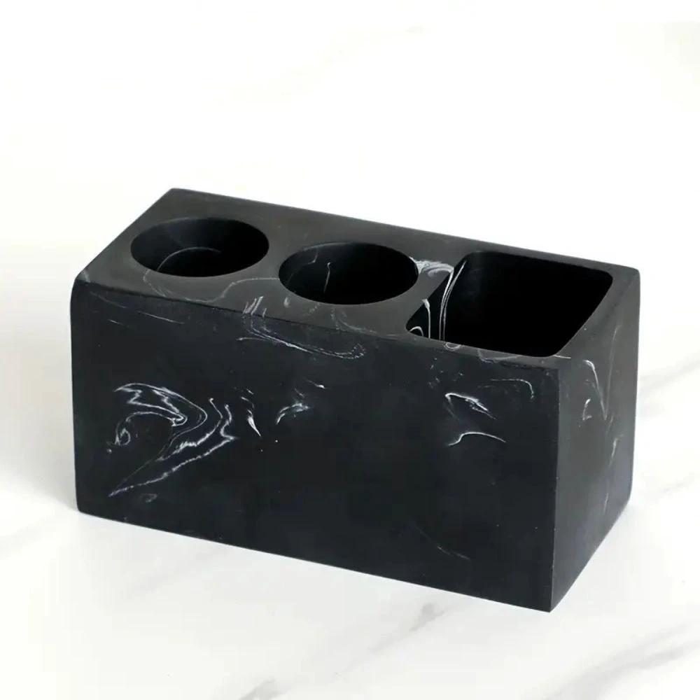Couple Resina Toothbrush Holder by Casa & Beyond