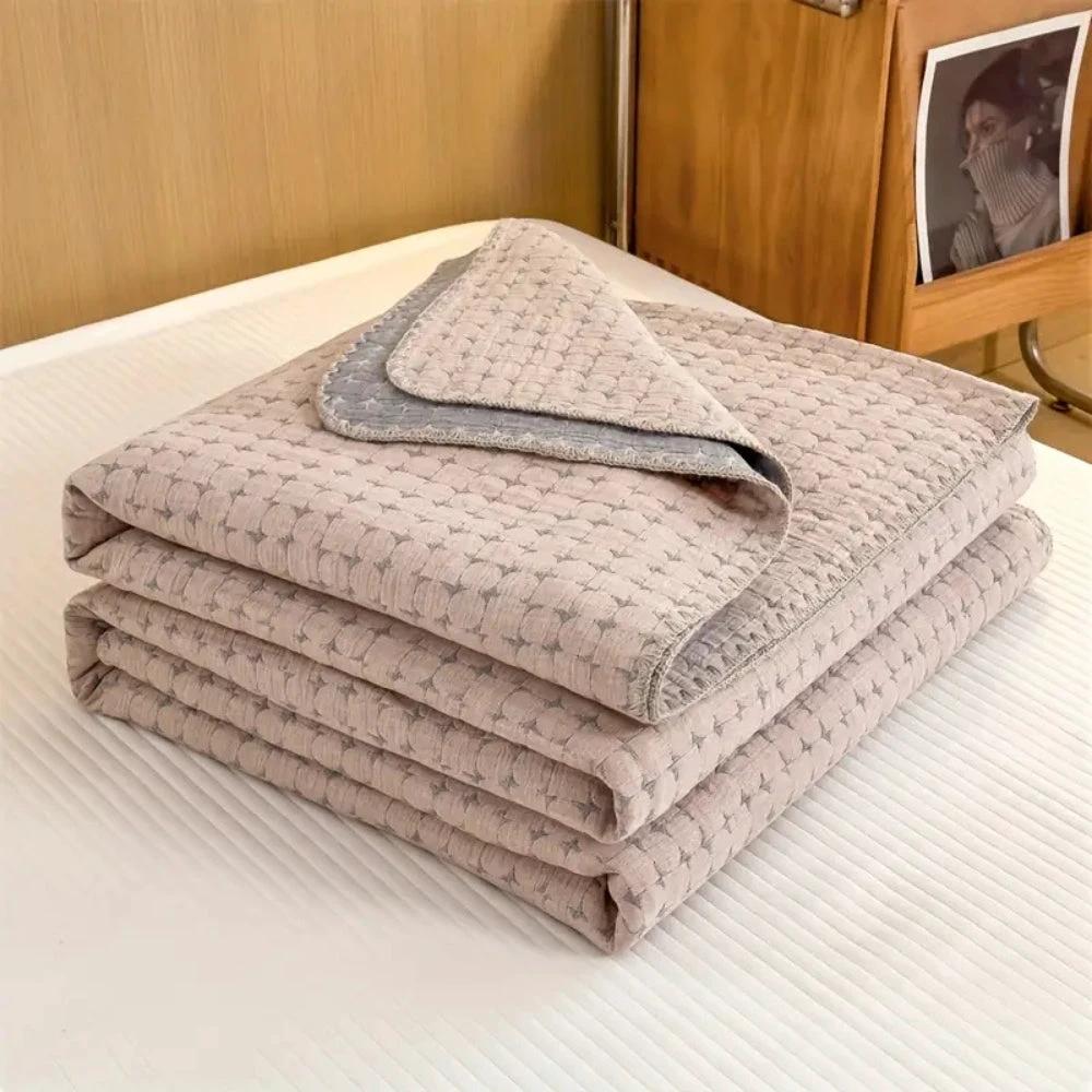 Matelassé Seersucker Reversible Cotton Blanket by Casa & Beyond