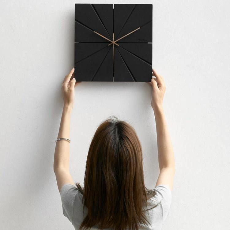 EchoTime - Wall clock with silent sweep Bowlift by Bowlift