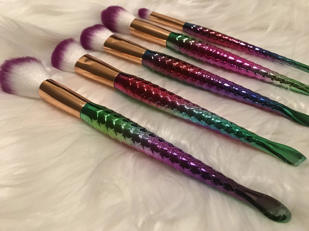 MerTail - Mermaid Makeup Brushes by Bowlift