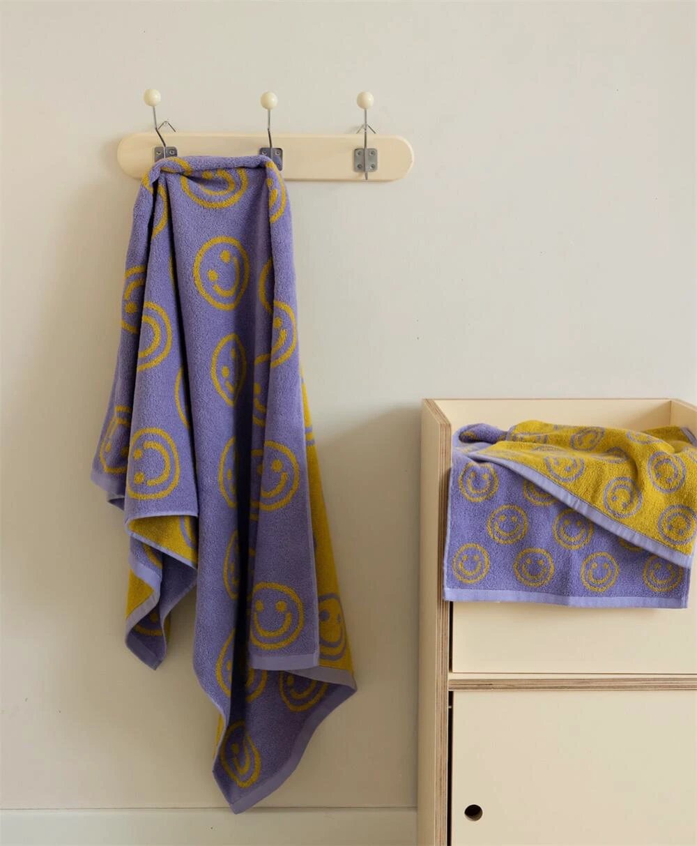 Double-sided Smiley Towel by Bowlift