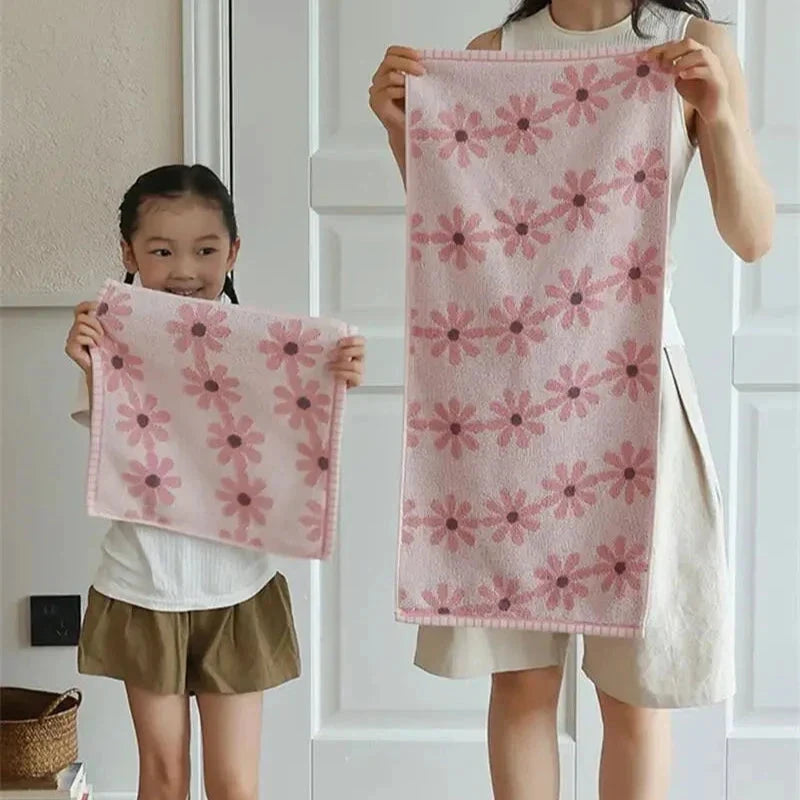 Daisy Towel by Bowlift