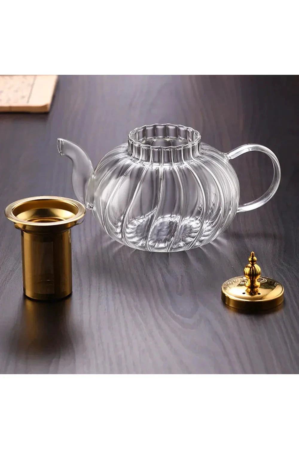 Heat-resistant glass jug by BowLift