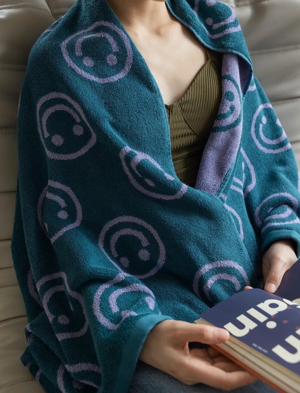 Double-sided Smiley Towel by Bowlift