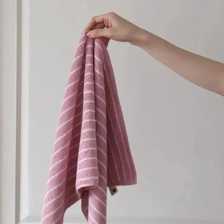 Retro Stripe Towel (Skinny) by Bowlift