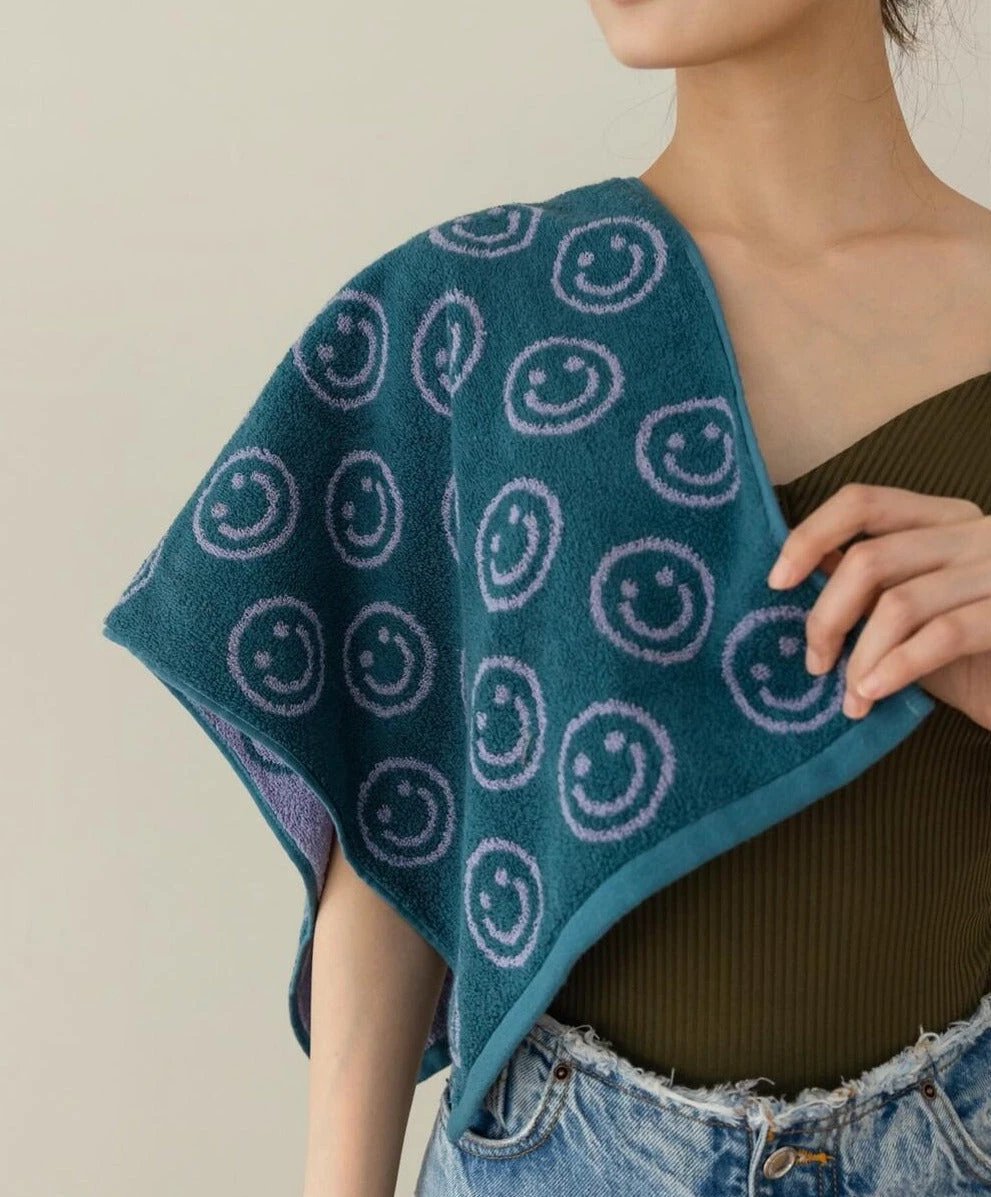 Double-sided Smiley Towel by Bowlift