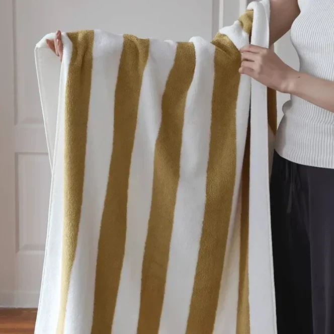 Retro Stripe Towel (Chunky) by Bowlift