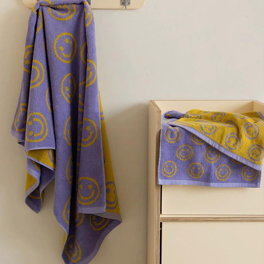 Double-sided Smiley Towel by Bowlift
