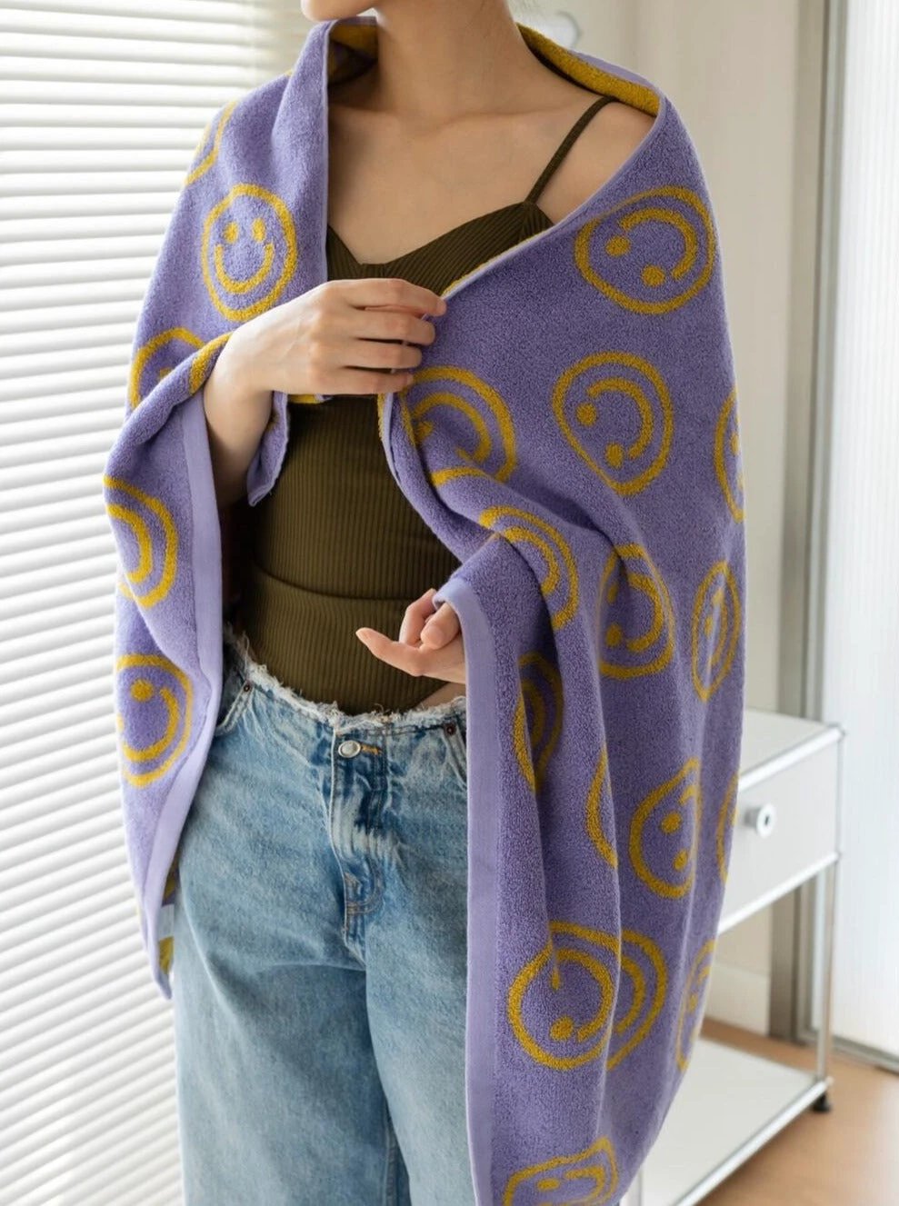 Double-sided Smiley Towel by Bowlift