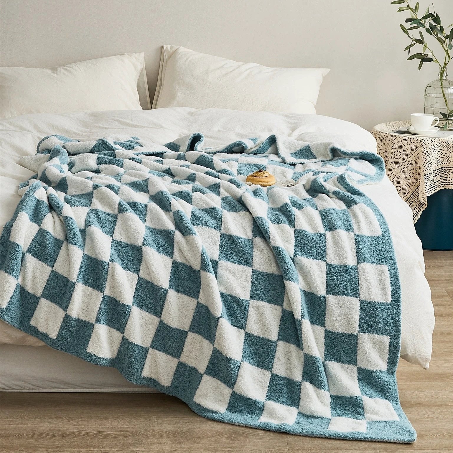 COLOURFUL CHECKERBOARD THROW by Bowlift