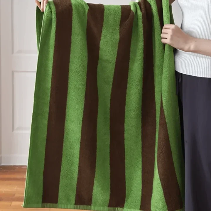 Retro Stripe Towel (Chunky) by Bowlift
