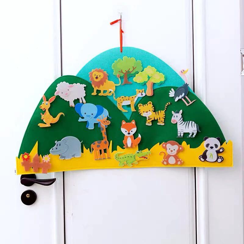 FeltFun | Educational fun - Montessori Animal Felt Playboard for Toddlers by BowLift