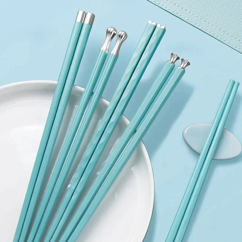 DineLux – Luxurious Chopstick Set with Refined Designs (5 Pairs) by BowLift