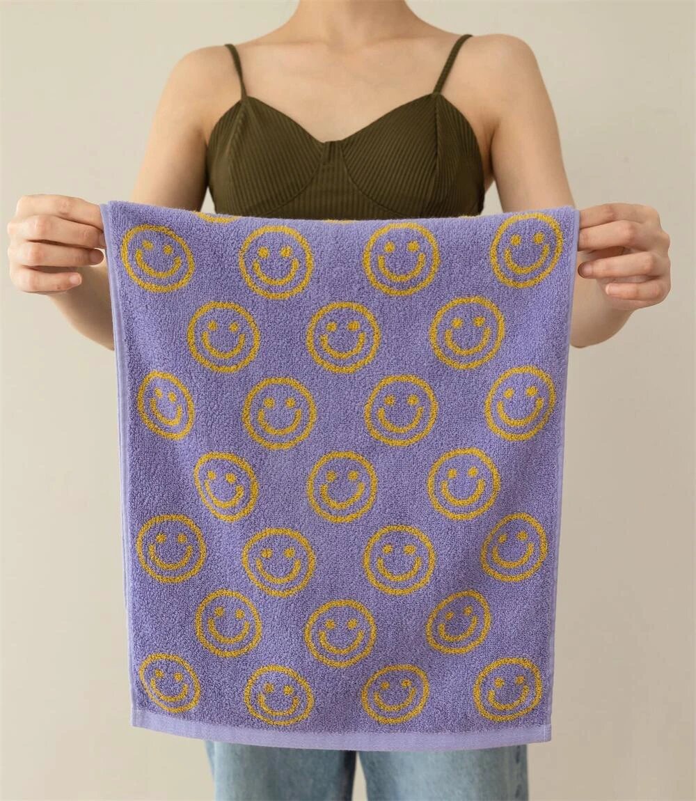 Double-sided Smiley Towel by Bowlift
