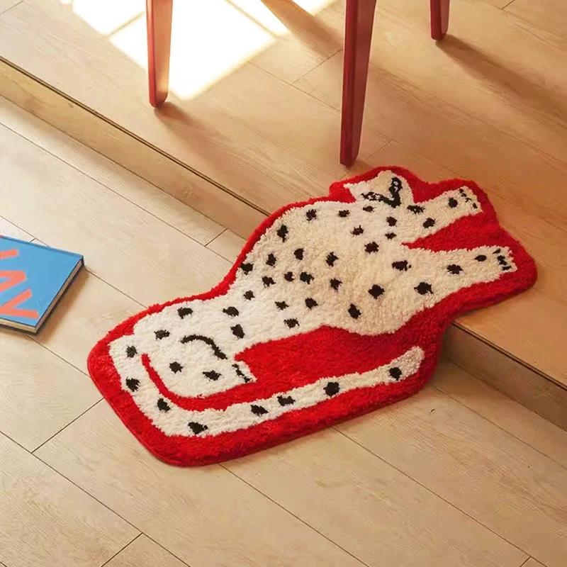 Tufting Leopard Rug by Bowlift